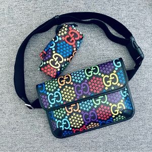 Authentic , Barely used. Like New. With Box,dust bag and cards.